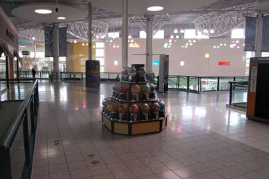 Parks Mall, food court floor
